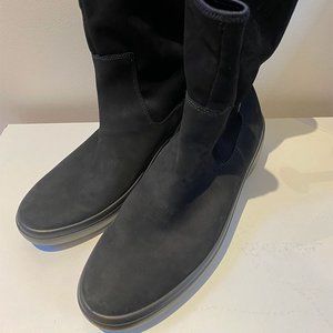 Women's Soft 7 Wedge Mid Gore-tex Boot Calf from ECCO in Black. GORE-TEX